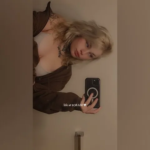 @gothic_hottie710
