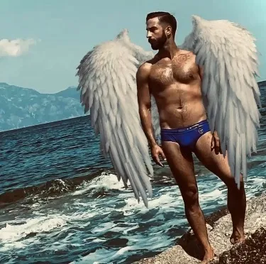 @greekgodabroad