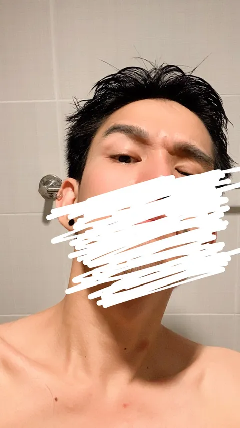 @guyxguyiv