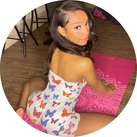 @heylittlelina
