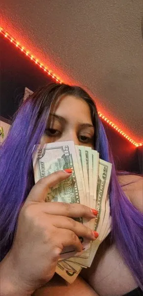 @honeyblondebunny