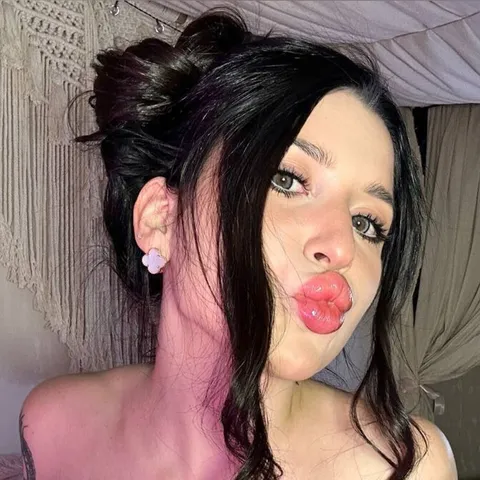 @honney_aly