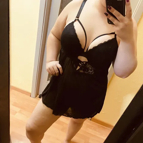 @hotlilly020