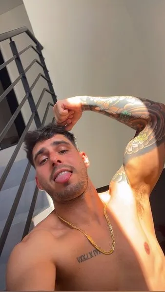 @hotsince1996