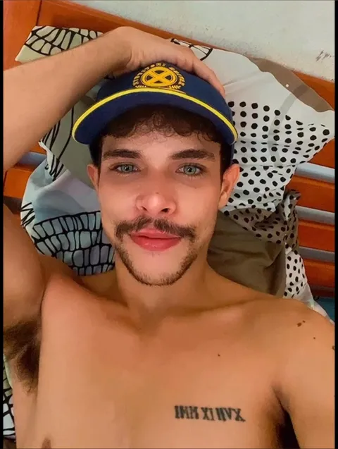 @hugomoretti