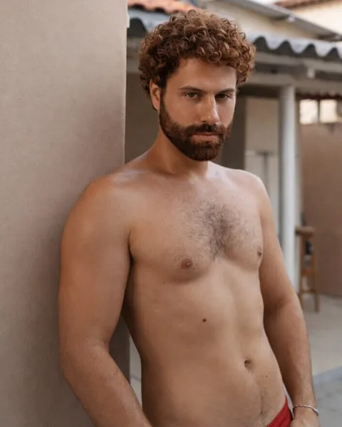 @hung_and_bearded