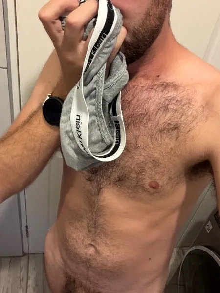 @hung_millennial