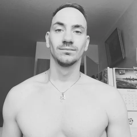 @hungdamien