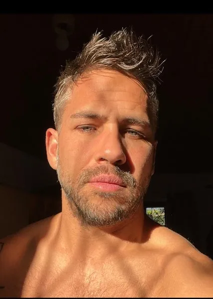 @hunkyguysouth