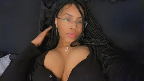@iamwhitneyxxx