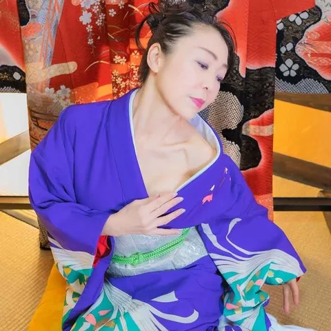 @ikuyomama
