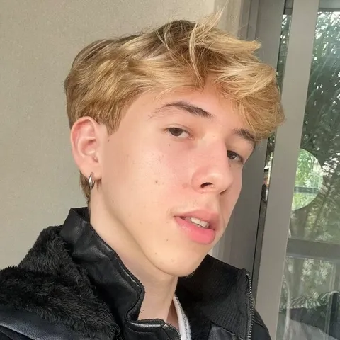 @isaaqqdias