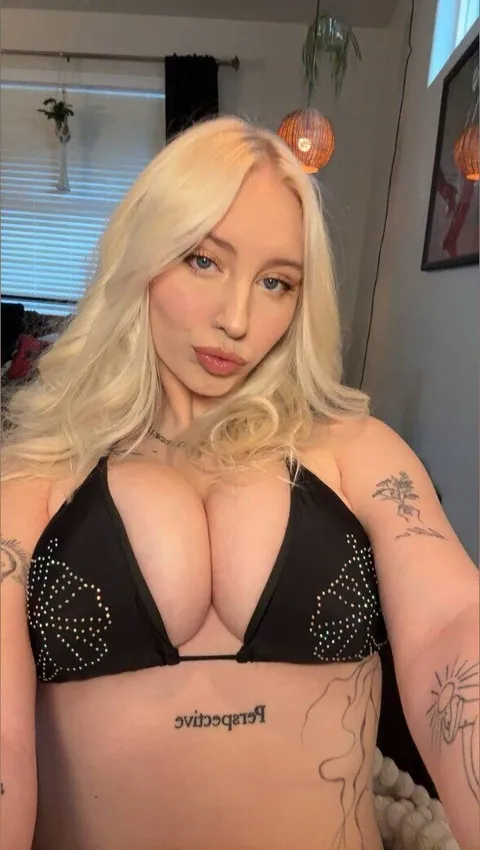 @itsjanelowe