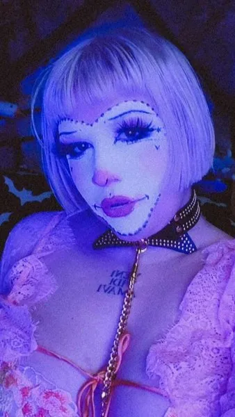 @itsklownkitten