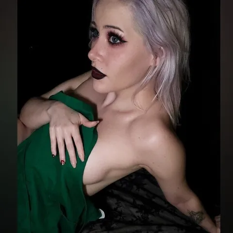 @itslesliebabyy