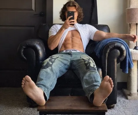 @julian_twink