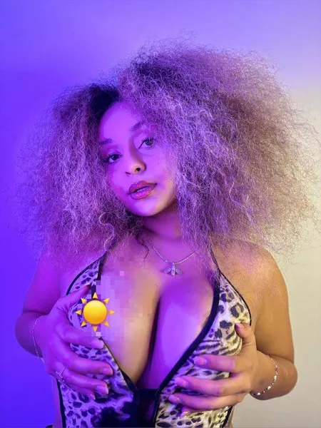 @karlabeibee