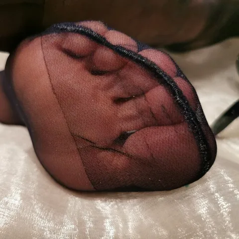 @kates_feet_fetish