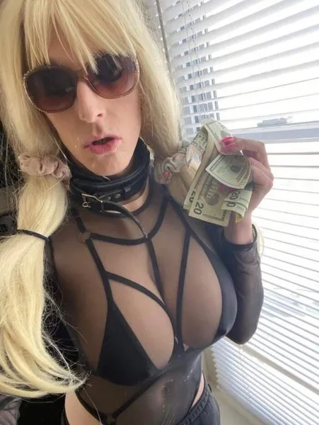 @kayleighfemdoll