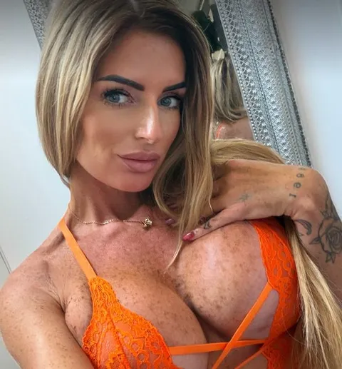 @kellyrose.official