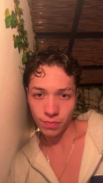 @kenayflores7