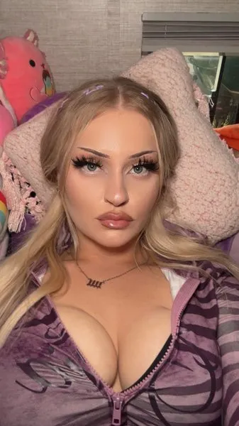 @kenziecakez