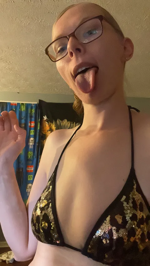 @kikipawg
