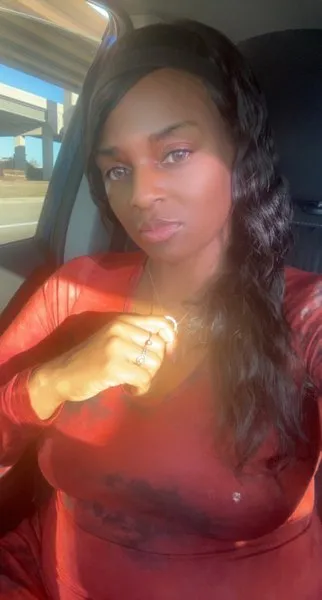 @knikole2u