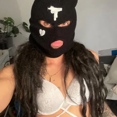 @kylieferrai
