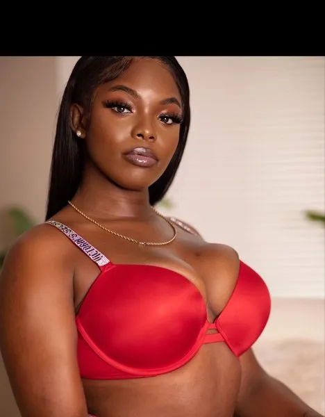 @ladylucky_xxx