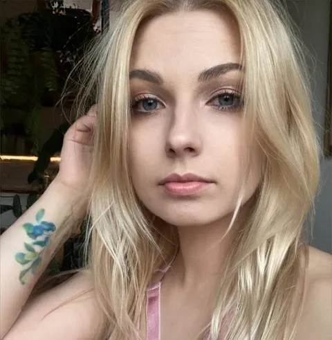 @ladymelpomena