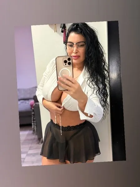 @laura_brez30