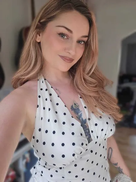 @laurakx