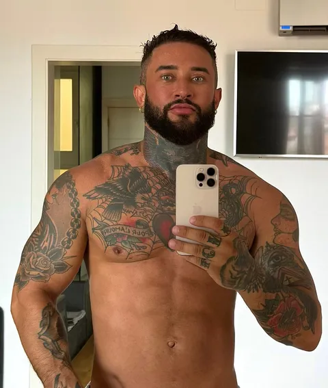 @lawrenceloadedx