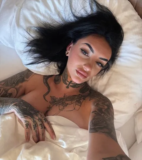 @leonieflessers