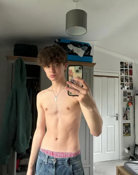 @levygoth69
