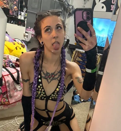 @lilfallingangel