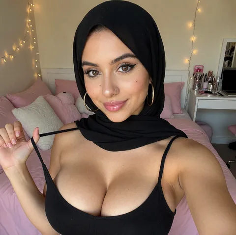 @lilzarax