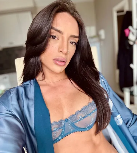 @lola.ray