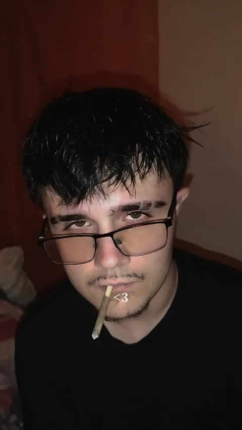 @lonely_hot_guy