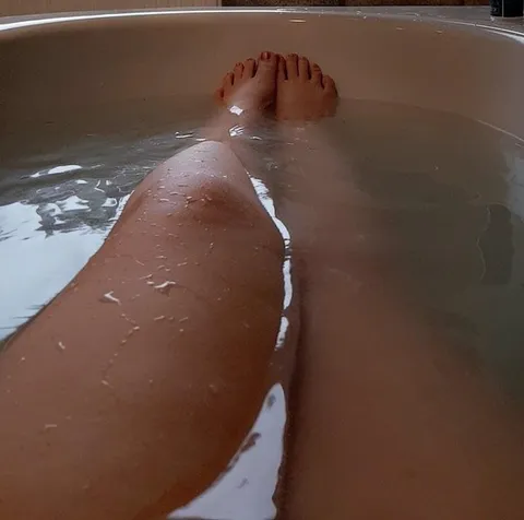@loveshowlaura