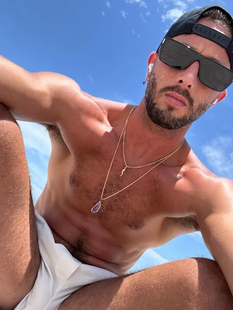 @lucasxfrost