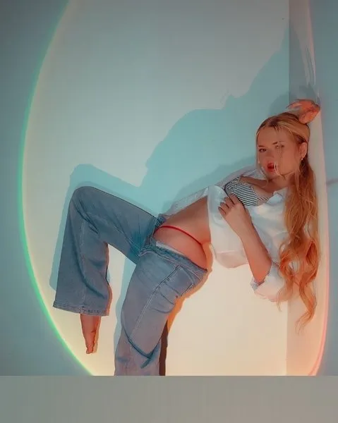 @luluromanova