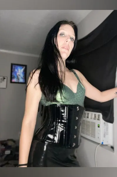 @madam_amethyst