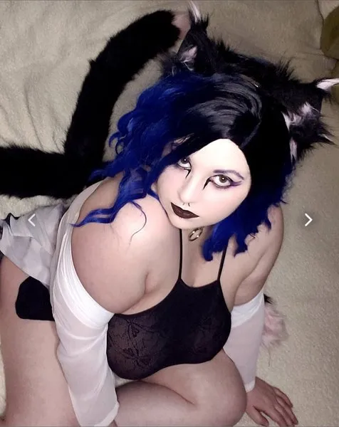 @madamesalemhollow