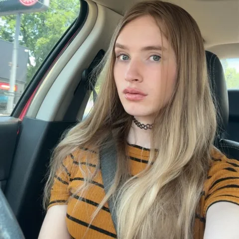 @maddielovefox