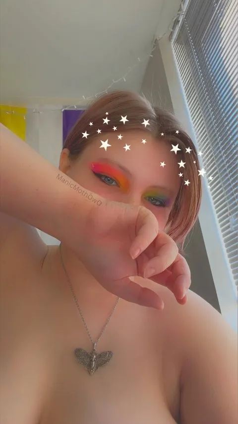 @manicmothowo