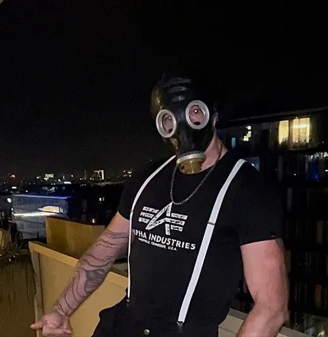 @maskedskinhead