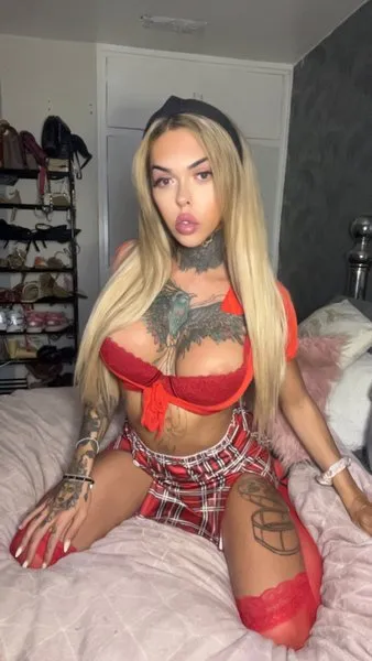 @miaaroxx