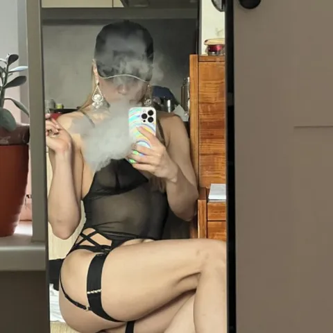 @miafrostx